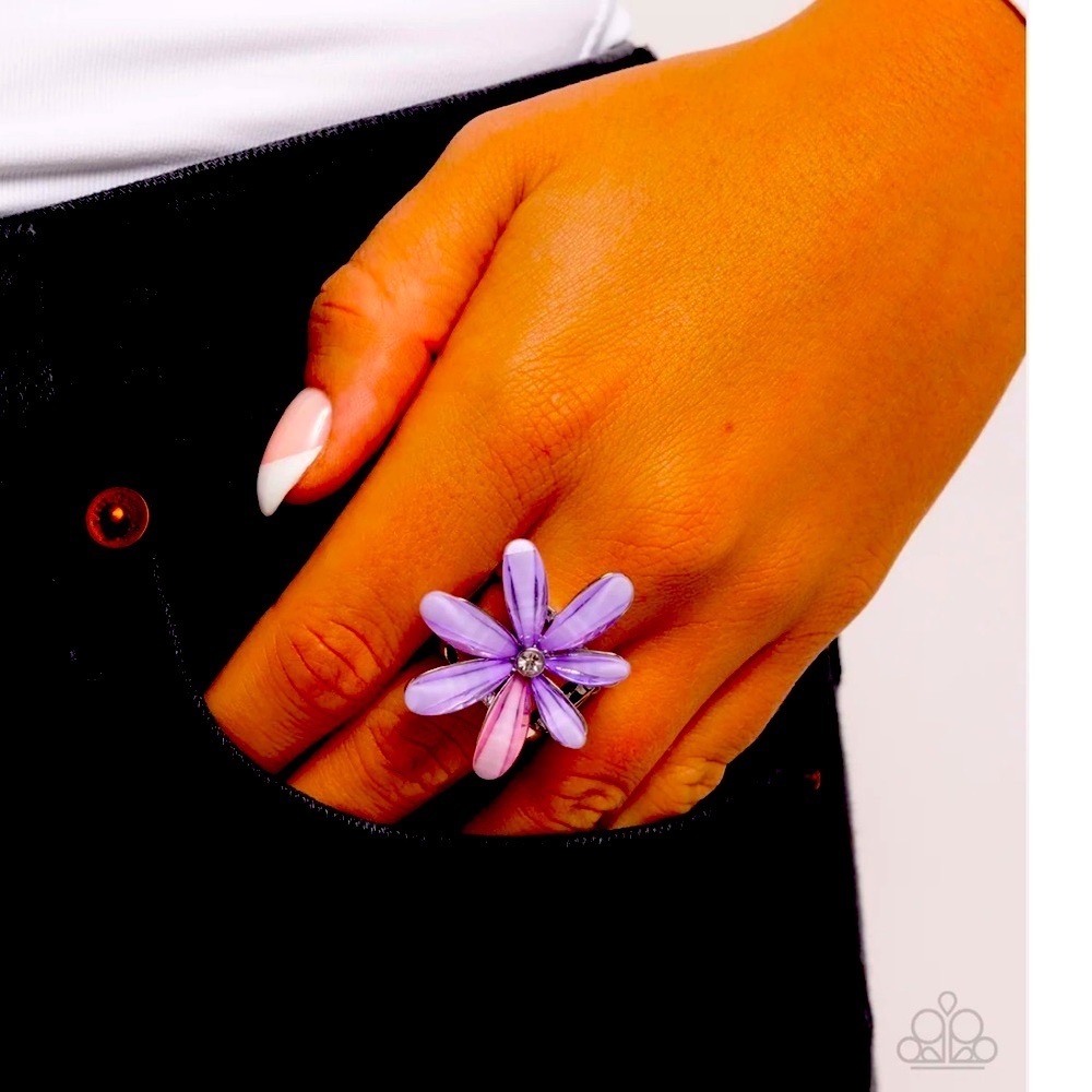 💜🩷💜 “FLORAL FEASIBILITY” PURPLE RING ~ PAPARAZZI❗️ GORGEOUS❗️ 💜🩷💜 - Picture 3 of 4